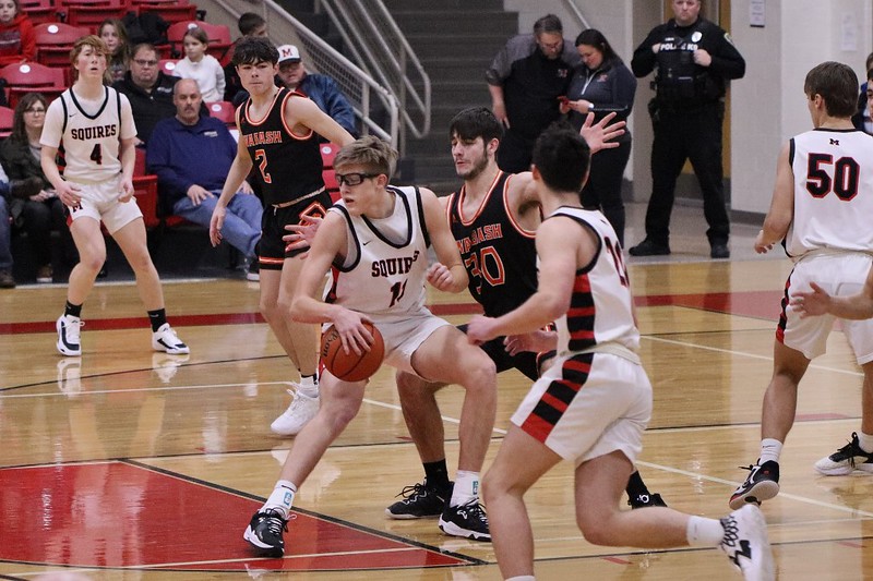 Squires Jump On Apaches Early