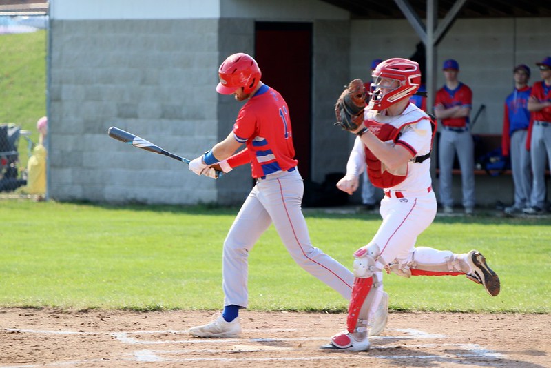 Squires Fall To Caston