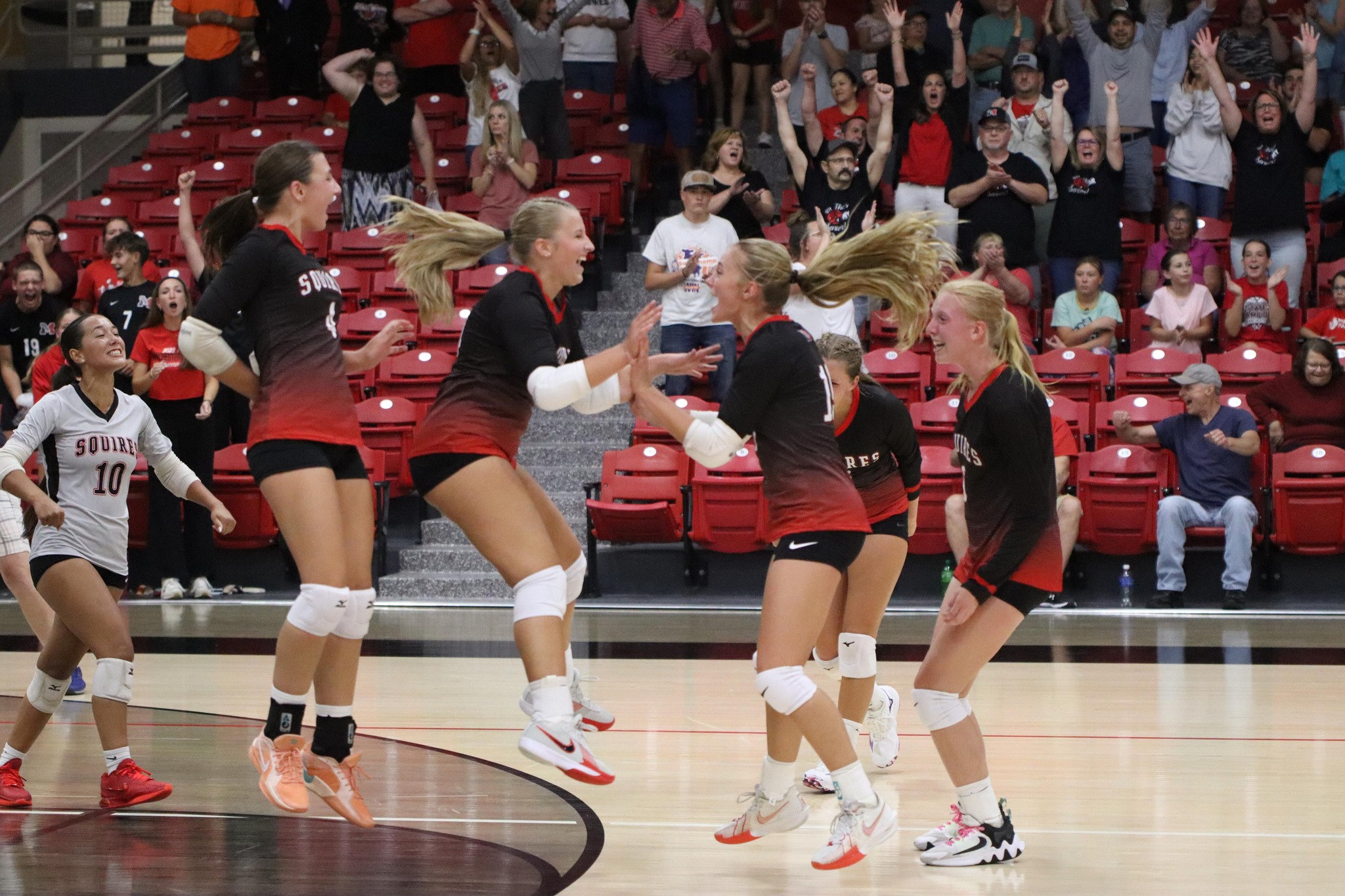 Manchester Volleyball Wins Five Set Thriller Over Oak Hill