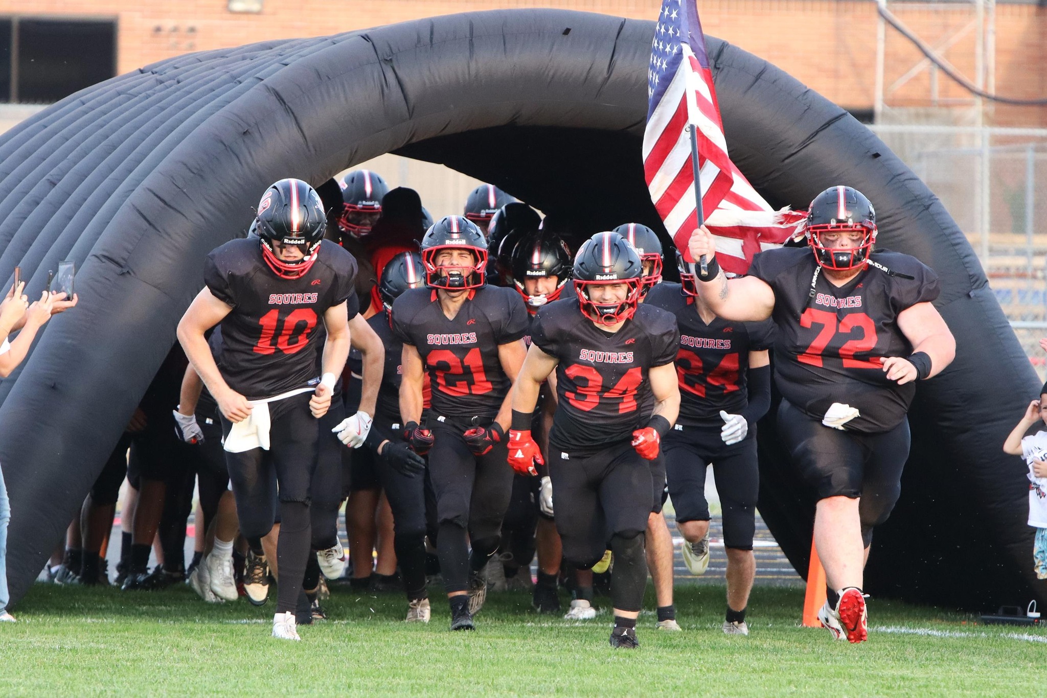 Squires Run Past Norse